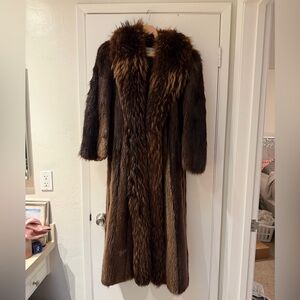 Held Projansky- Elegant Brown Beaver Fur Coat